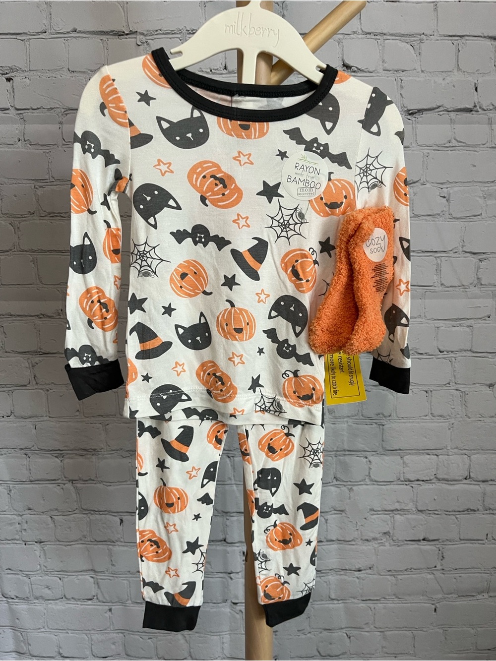 Milkberry Kids Halloween Pumpkin & Bat Pajama Set with Cozy Socks